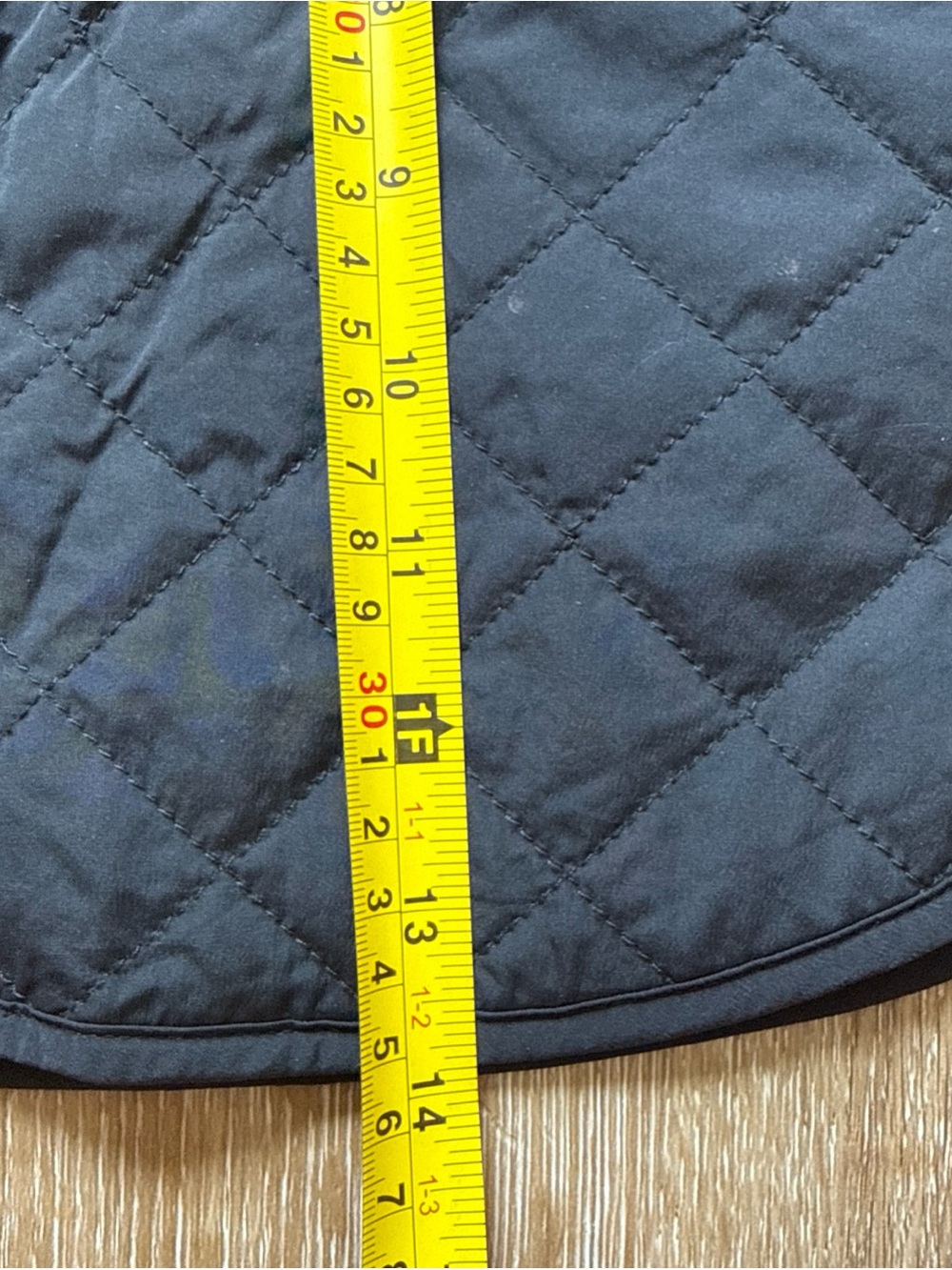 Athleta Toasty Buns Insulated Skirt Size 6 Black Quilted Women Winter - Picture 12 of 13
